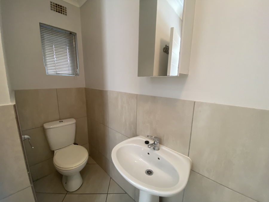 To Let 2 Bedroom Property for Rent in Buh Rein Estate Western Cape